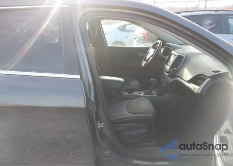 2014 Jeep Cherokee Latitude z USA, uszkodzony, nr VIN 1C4PJMCS7EW137747